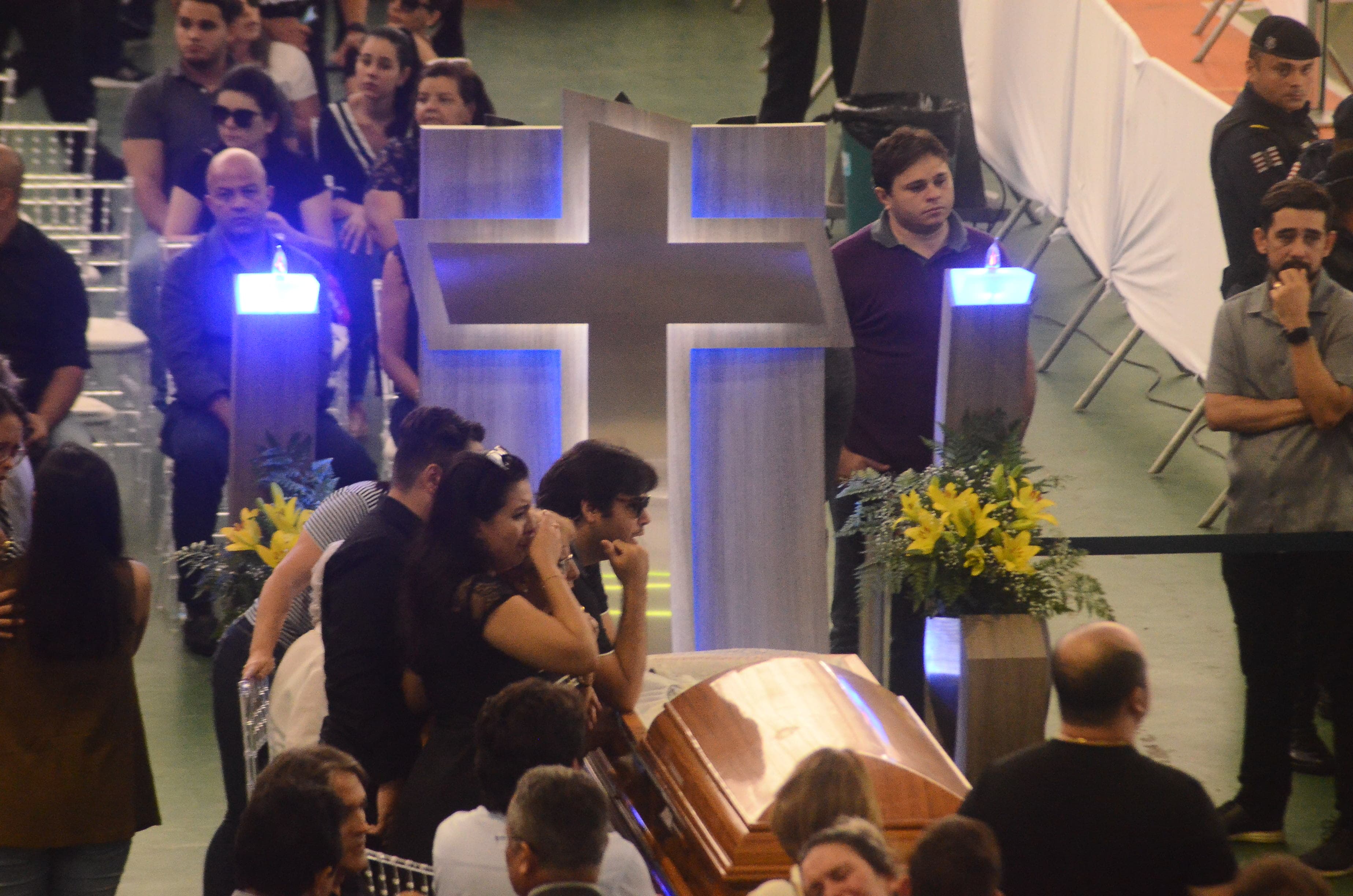 http://tvfoco.uai.com.br/wp-content/uploads/2015/05/Daniela-Mercury.jpg