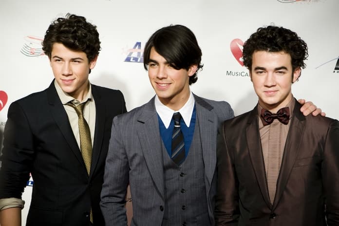 Após anunciarem volta, Jonas Brothers surpreendem fãs com novidade e fazem grande anúncio