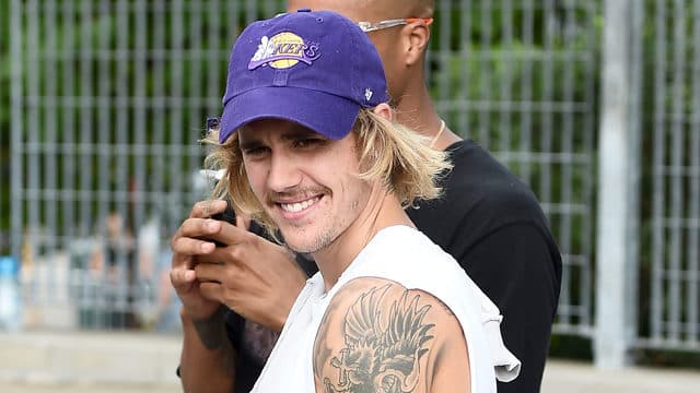 Justin Bieber mostrou sua generosidade e ajudou morador de rua (Foto: Reprodução)