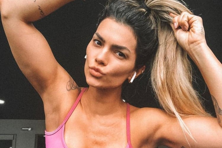 Kelly Key, com marido bilionário e fortuna chocante, surge com biquíni, empina a bunda e mostra demais: "Corpão"