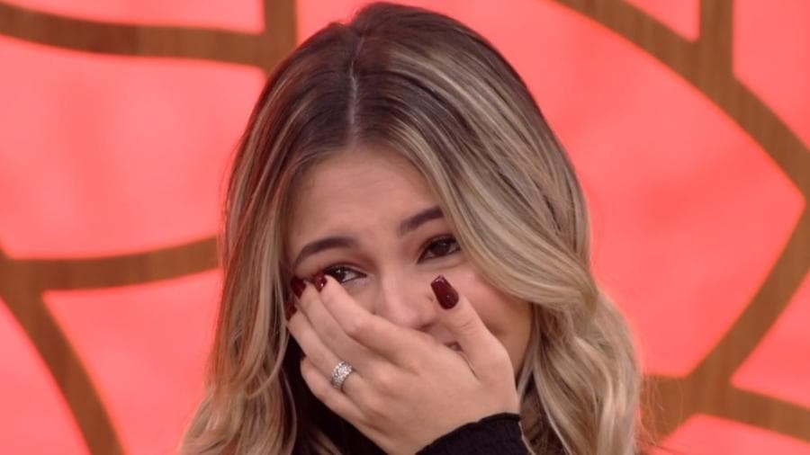 Klara Castanho confessa que foi traída aos 14 anos