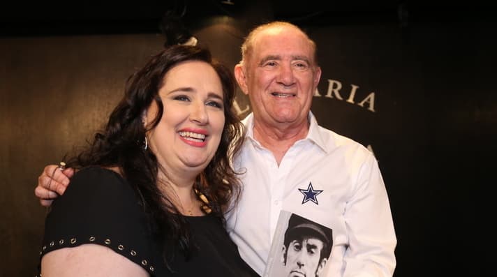 Após descobrir vício de Renato Aragão, esposa de Didi se dá muito mal na internet e se desespera: "Desculpa"