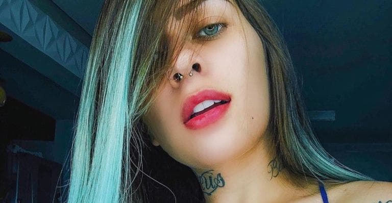 Grávida, funkeira passa por susto durante a madrugada, faz desabafo e preocupa os fãs: “O papai não pregou os olhos”