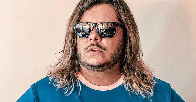 Aos 40 anos, Marcus Majella engata novo romance com namorado gatíssimo, de 23 anos e chama atenção de internautas