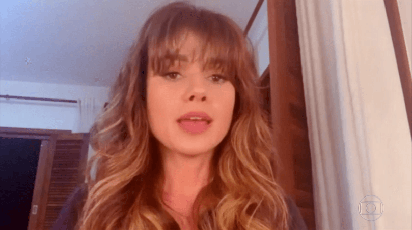 Paula Fernandes tenta explicar versão de Shallow no Fantástico, diz que é cara do Brasil e causa revolta ao criticar o português