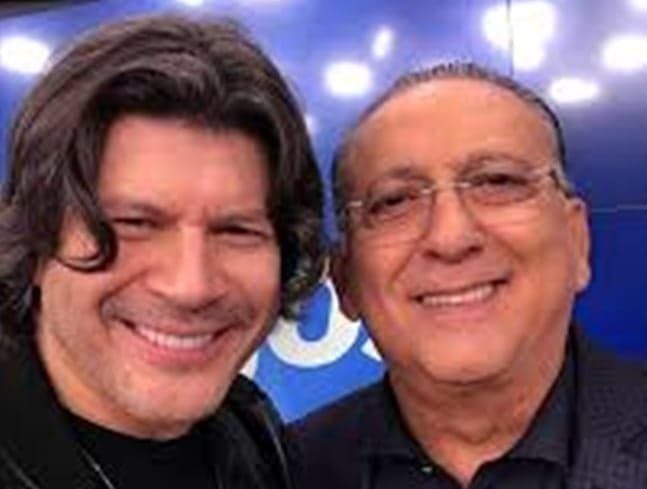 Galvão Bueno surpreende, forma dupla com Paulo Ricardo e canta durante evento em Orlando