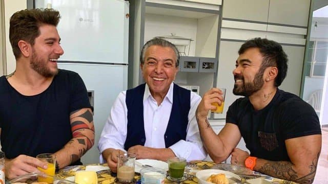 Cartunista Maurício de Souza publica foto ao lado do namorado do filho e aparência do rapaz choca seguidores