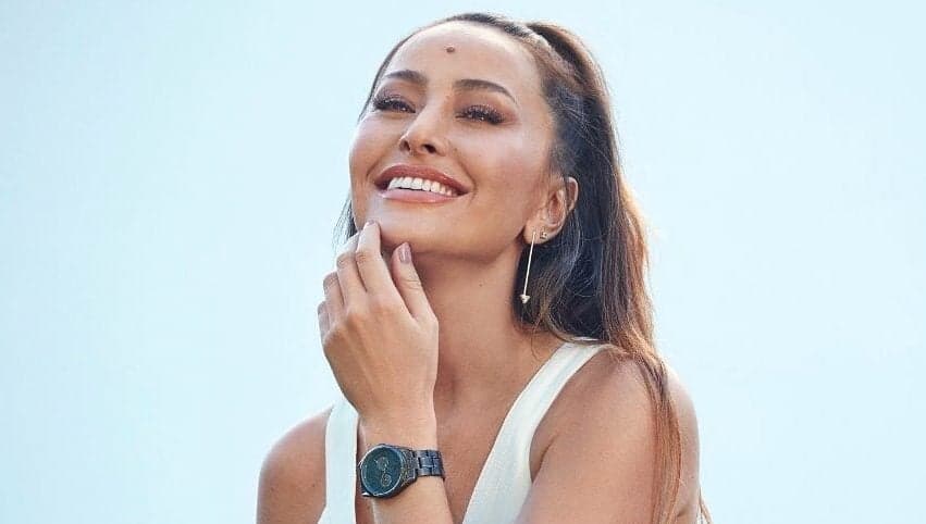 Sabrina Sato flagra Zoe se divertindo no banho e internautas se derretem com tamanha fofura