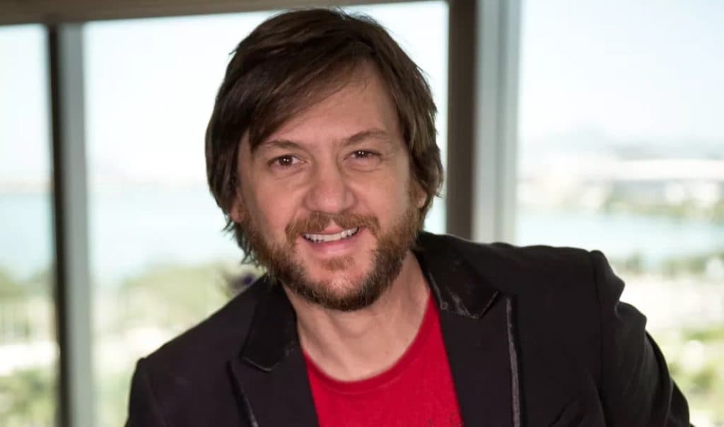 Após grave acidente durante show, André Frateschi manda recado e tranquiliza fãs: "Tá tudo bem"