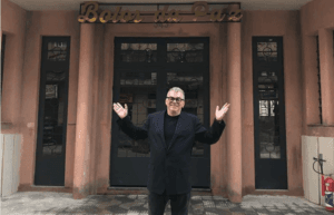 O autor Walcyr Carrasco na cidade cenográfica de A Dona do Pedaço (Foto: Reprodução/Instagram) O autor Walcyr Carrasco na cidade cenográfica de A Dona do Pedaço (Foto: Reprodução/Instagram)