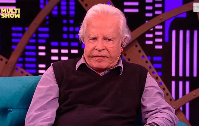 Vídeo de Cid Moreira aos 91 anos com dificuldades para andar vem à tona e jornalista faz desabafo chocante