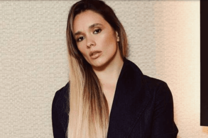Estreante na Globo revela crise de choro ao ver atriz em A Dona do Pedaço: 'Ela é um ícone'