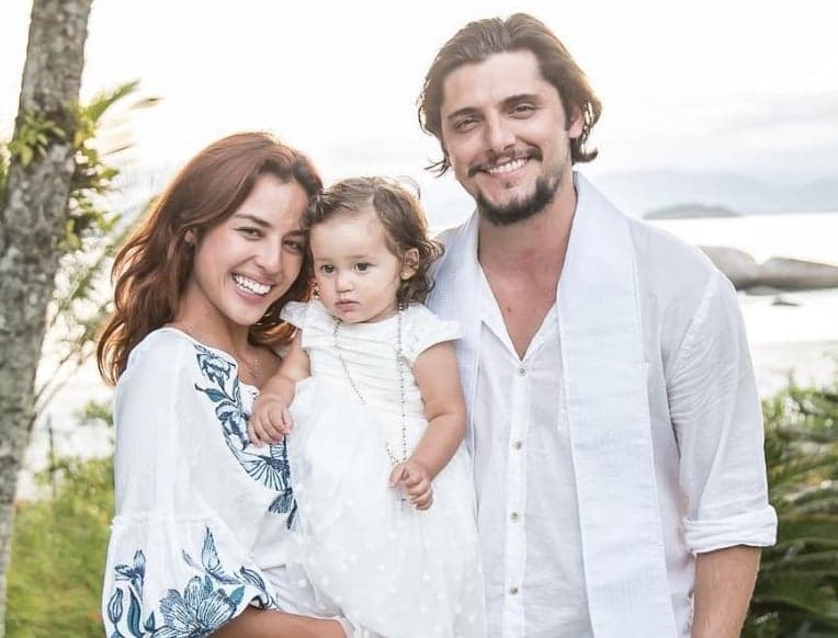 Yanna Lavigne e Bruno Gissoni ostentam casa de luxo no Rio de Janeiro com vista incrível e imagens impressionam
