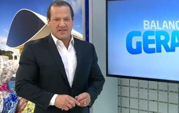 Gilberto Ribeiro foi impedido de se despedir do público da Record em Curitiba, onde apresentava o Balanço Geral (Foto: Reprodução/RICTV/Record) Gilberto Ribeiro foi impedido de se despedir do público da Record em Curitiba, onde apresentava o Balanço Geral (Foto: Reprodução/RICTV/Record)
