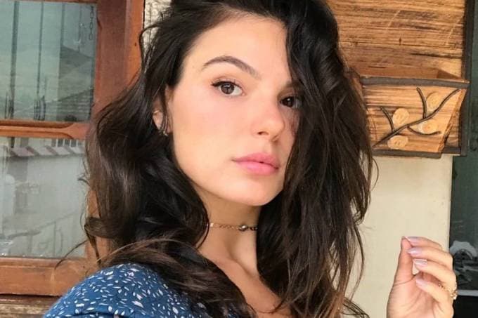 Após ser detonada, Isis Valverde toma atitude em relação ao filho e deixa todos alarmados