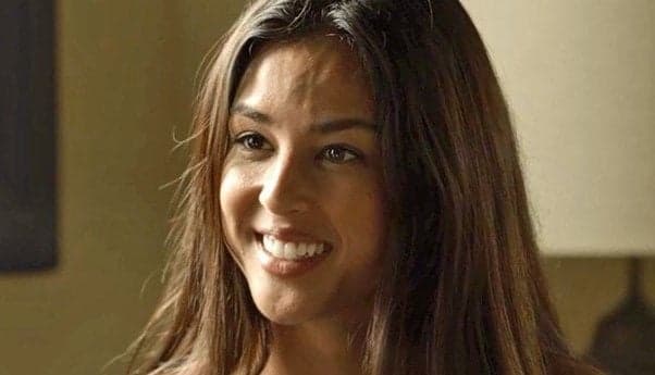 O Sétimo Guardião: Laura se desespera com morte de Olavo e mata protagonista