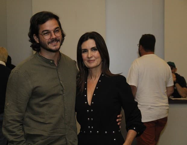 Após troca de alianças, Fátima Bernardes e Túlio Gadelha são flagrados em clima íntimo e situação repercute