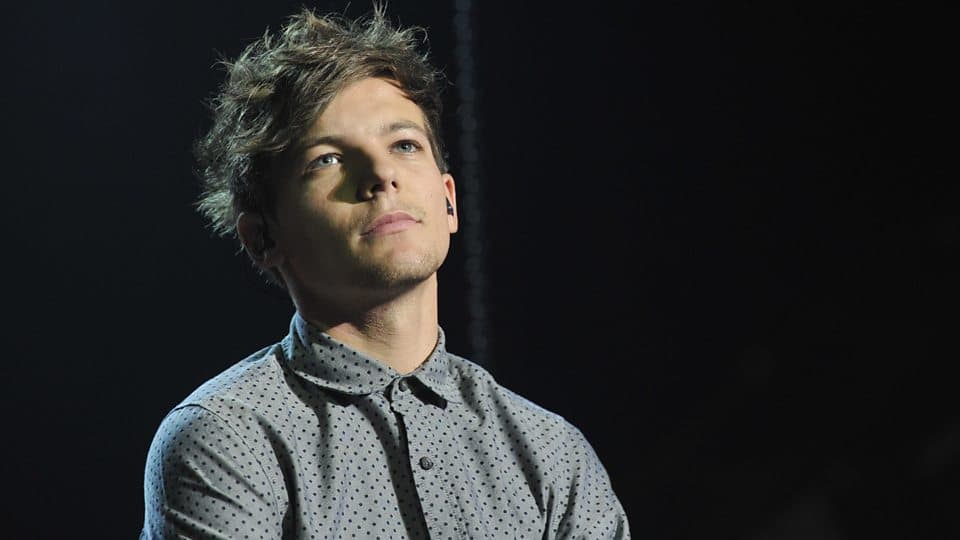 Após morte trágica da mãe, ex-One Direction lança clipe para homenageá-la e gera grande comoção
