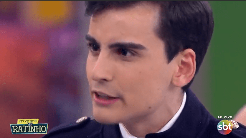 Dudu Camargo é castigado no SBT após chegar atrasado para comandar telejornal ao vivo