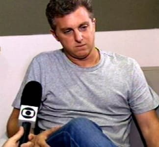 Escrachado por atitude machista com fã, Luciano Huck se arrepende e implora perdão: "Cometi um erro"