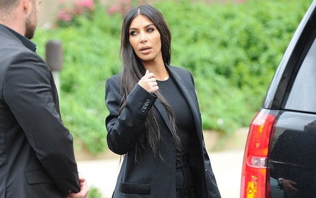 Kim Kardashian apoia publicamente estuprador assassino e é detonada
