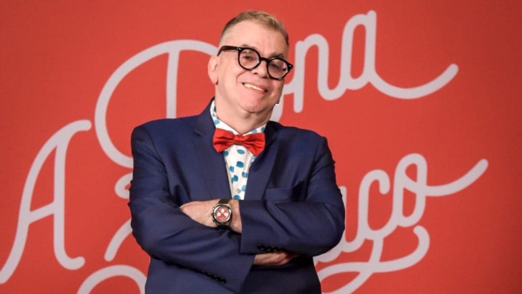 Walcyr Carrasco muda completamente o visual e aparece irreconhecível: 'Que acharam?'