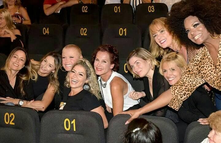 Xuxa promove encontro histórico com ex-paquitas e anuncia novidades