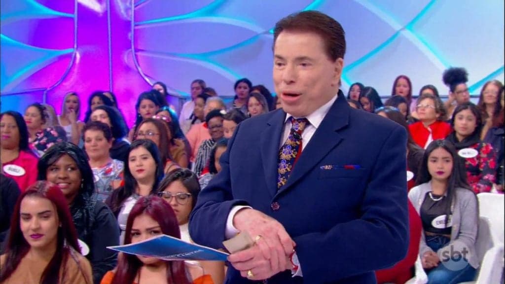 Silvio Santos tem conversa com filhos de Jair Bolsonaro