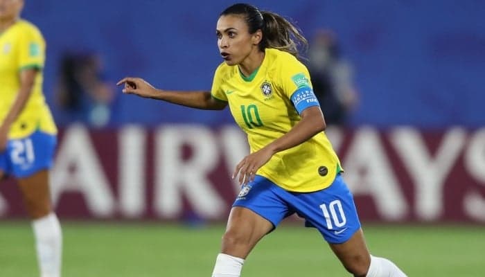 Globo fatura até 10 vezes menos com futebol feminino; veja valores