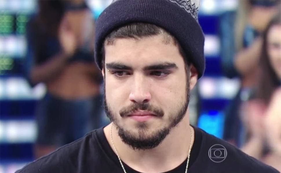 Caio Castro desabafa, revela sua missão e se emociona: 'Eu quero ser um bom ser humano'