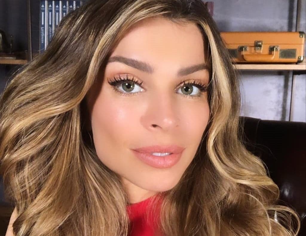 Filha de Grazi Massafera surge como você nunca viu e rouba a cena com roupa diferente