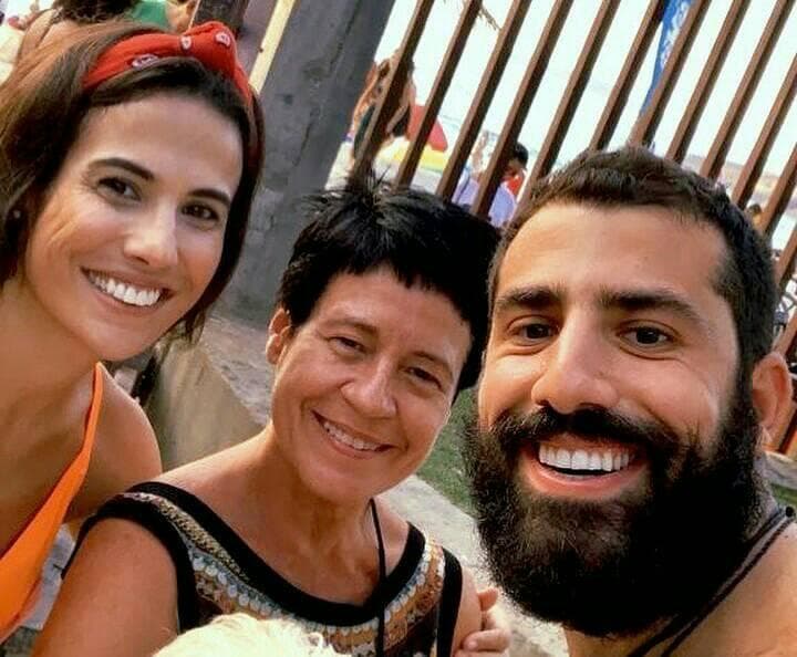 Kaysar Dadour cai no choro ao saber da morte de atriz de Órfãos da Terra e autora da novela faz o mesmo