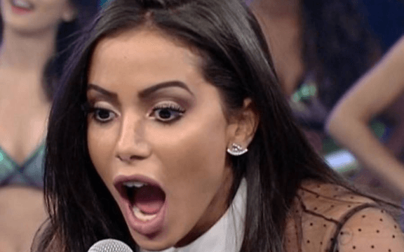 Cantora revela paixão por Anitta, deixa fãs perplexos e gera grande repercussão