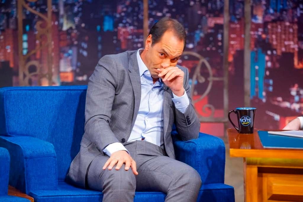 Edmundo abre jogo, diz que andava sem roupa em local que só tinha homens e dispara: "a gente dormia pelado"