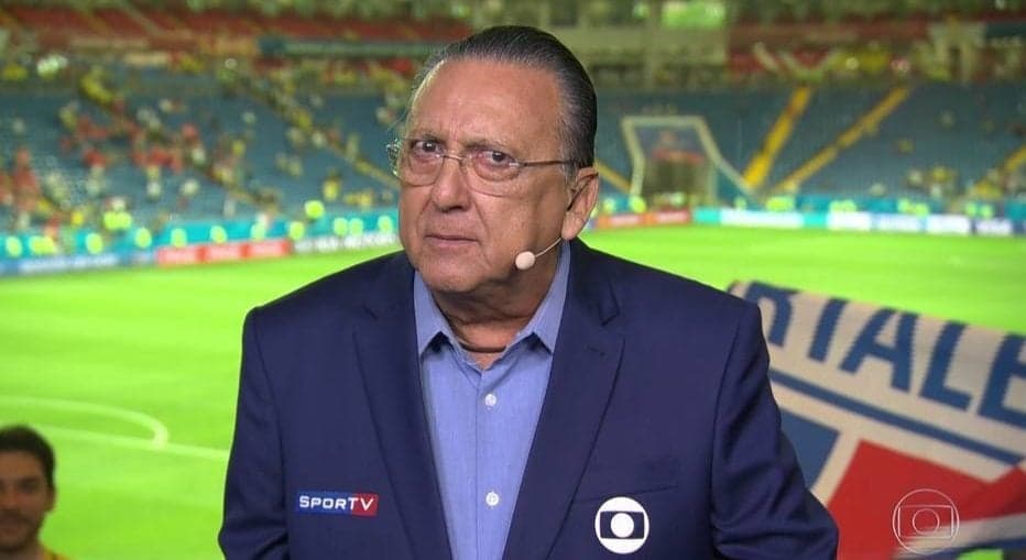 Galvão ouve xingamento ao vivo, se descontrola e solta o verbo em jogo do Brasil