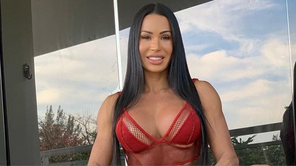 Gracyanne Barbosa fica presa em correntes, é chamada de mulher mutante e resposta é destruidora