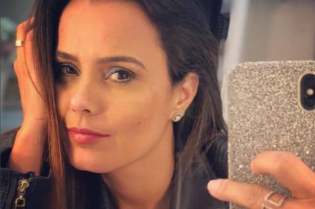 Luciele Di Camargo, irmã de Zezé Di Camargo, exibe foto antiga e impressiona pela semelhança com a filha