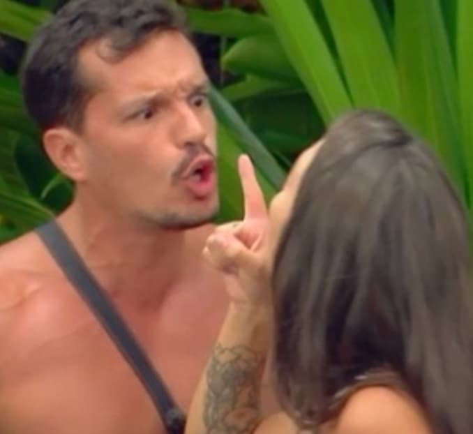 Participante é expulso de reality show após confusão