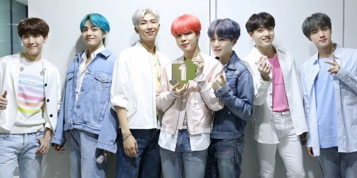 Apresentadores australianos fazem comentários racistas ao grupo BTS (Foto: Reprodução)
