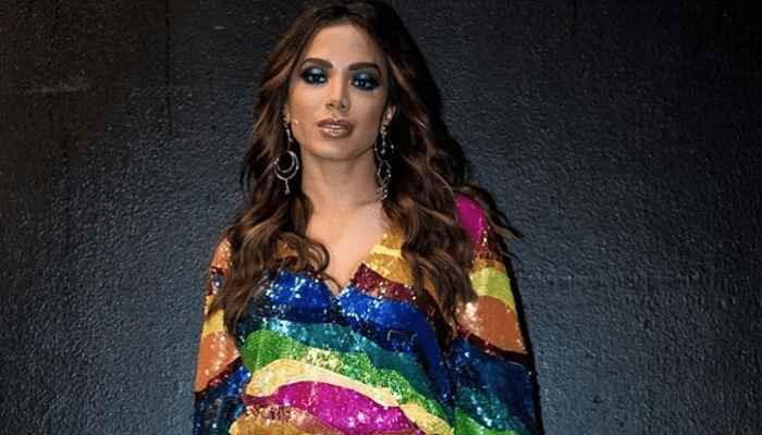 Anitta é detonada após comentar sobre a parada LGBT: "Quando precisamos, se calou"