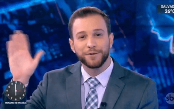 Cassius Zeilmann se emociona ao vivo após SBT acabar com telejornal: 'Meu último tchau'