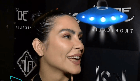 Cleo surpreende, entrega que acredita em alienígenas e dá detalhes de situação