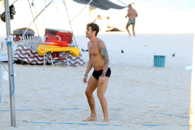 De sunga, Dado Dolabella joga futevôlei no Rio de Janeiro (JC Pereira / AgNews) De sunga, Dado Dolabella joga futevôlei no Rio de Janeiro (JC Pereira / AgNews)