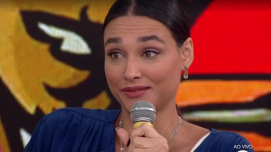 Débora Nascimento, após demissão da Globo, revela passado triste e como enfrentou: "Era novinha"