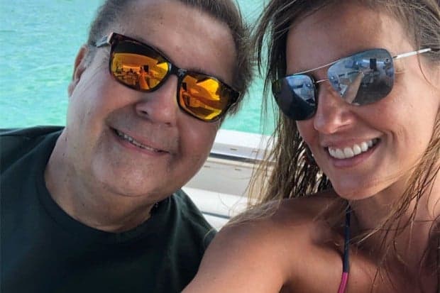Faustão atende pedido surpreendente da esposa e tem intimidade exposta para todo o país
