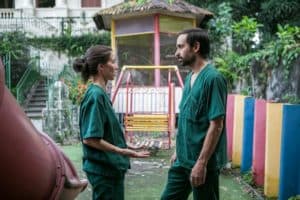 Carolina (Marjorie Estiano) e Evandro (Julio Andrade) em cena de Sob Pressão (Foto: Globo/Raquel Cunha) Carolina (Marjorie Estiano) e Evandro (Julio Andrade) em cena de Sob Pressão (Foto: Globo/Raquel Cunha)