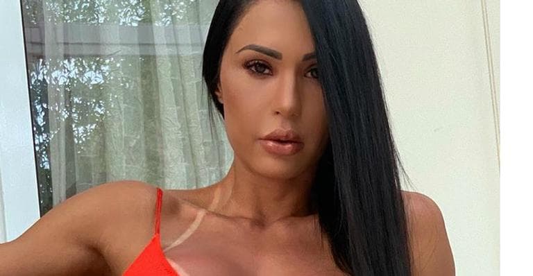 Gracyanne Barbosa surge com corpo de forma bizarra e deixa público desacreditado