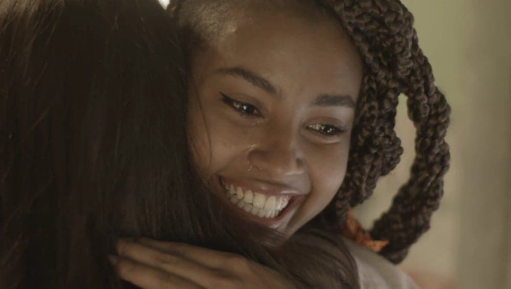 bissexual Jaqueline (Gabz) chorará ao ver Milena (Giovanna Rispoli) em sua casa na novela Malhação Toda Forma de Amar na Globo (Foto: Reprodução/Gshow) bissexual Jaqueline (Gabz) chorará ao ver Milena (Giovanna Rispoli) em sua casa na novela Malhação Toda Forma de Amar na Globo (Foto: Reprodução/Gshow)