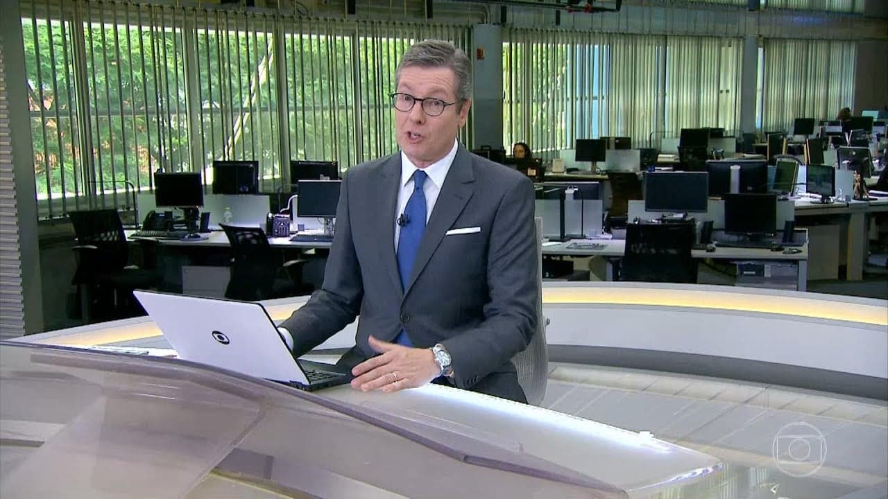Márcio Gomes, da Globo, ficou inconformado com a relação dos brasileiros e o lixo produzido por eles mesmos (Foto: Reprodução/ Globo) Márcio Gomes, da Globo, ficou inconformado com a relação dos brasileiros e o lixo produzido por eles mesmos (Foto: Reprodução/ Globo)