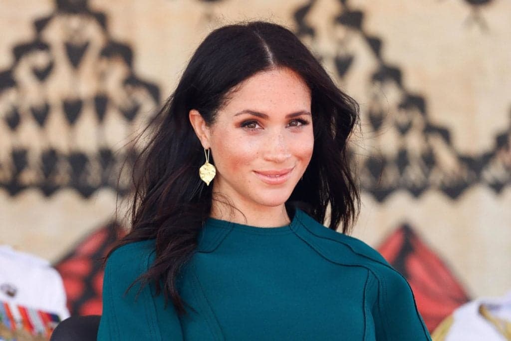 Meghan Markle é flagrada usando anel com significado impactante e causa espanto